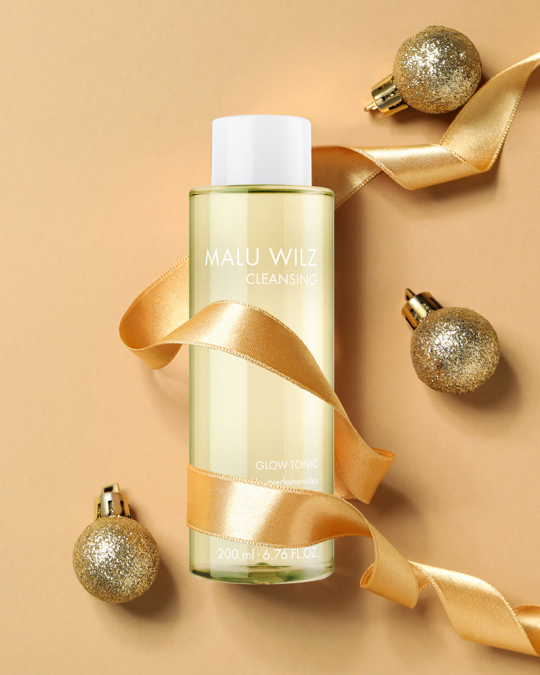 Glow Tonic und Weihnachtskugeln