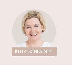 Porträtfoto von Malu Wilz Pflege-Trainerin Jutta Schladitz in einem kreisförmigen Rahmen.